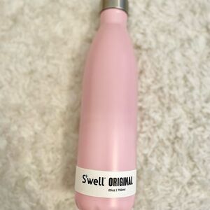 Swell Water Bottle Peony Pink 25 oz NWT